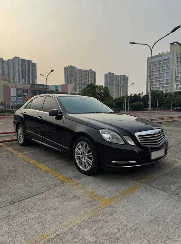 Mercedes-Benz E300 2010 Bensin