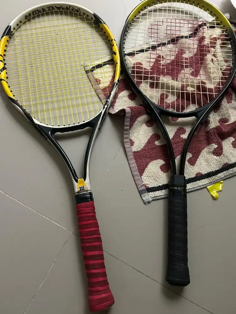 Dua raket tennis
