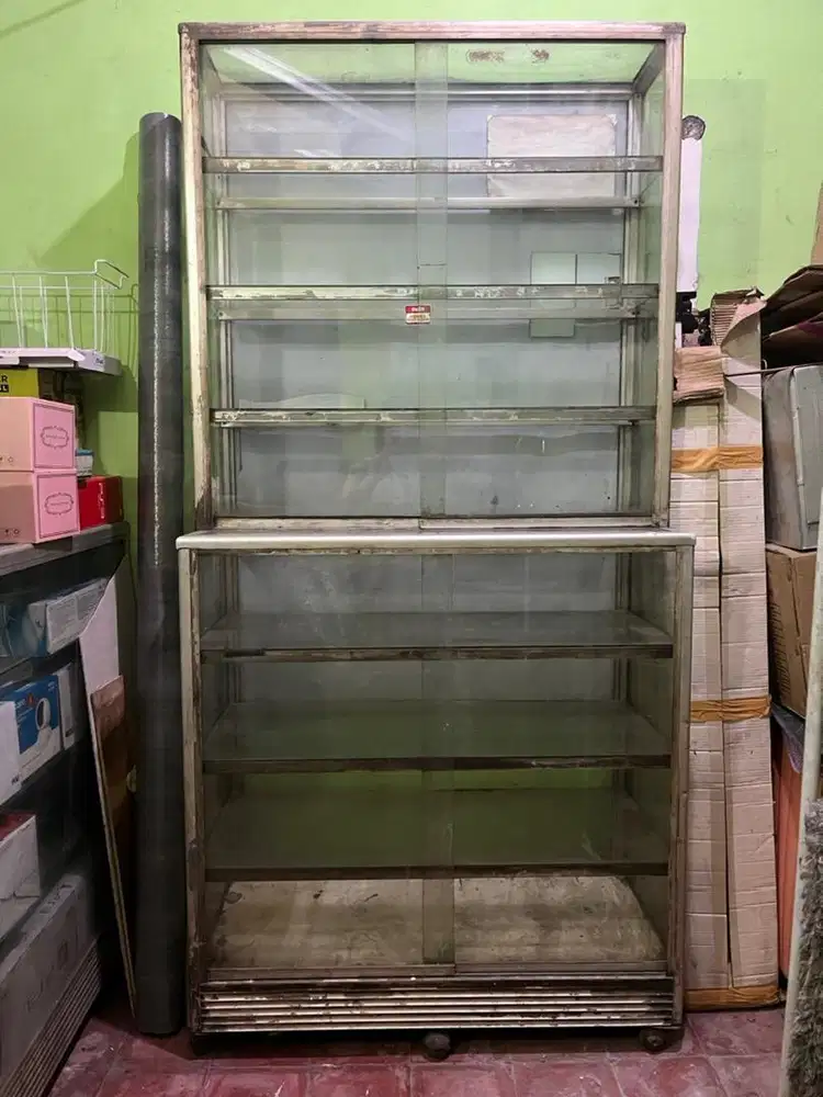 ETALASE UKURAN 2 METER (ada 2 model)