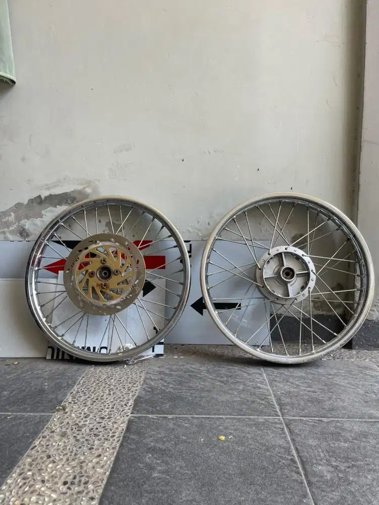Velg jari bekas