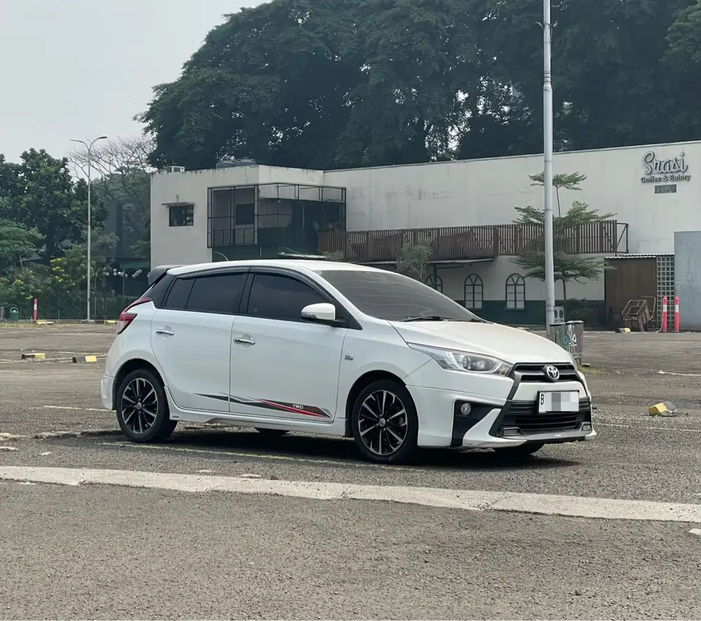 KM LOW!! TOYOTA YARIS S TRD SPORTIVO 1.5 AT MATIC 2017 PUTIH