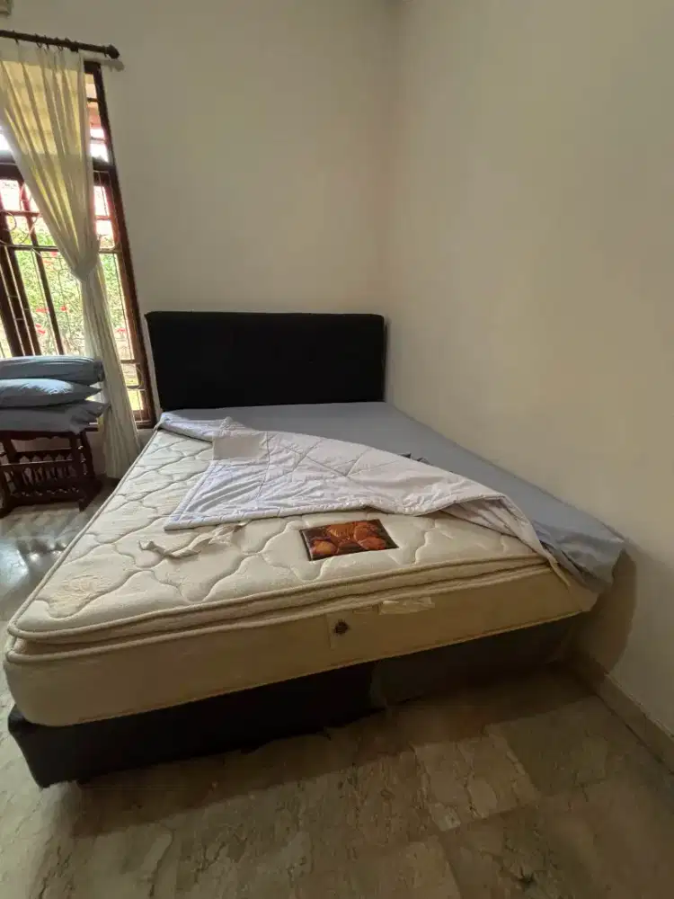 Springbed Bekas