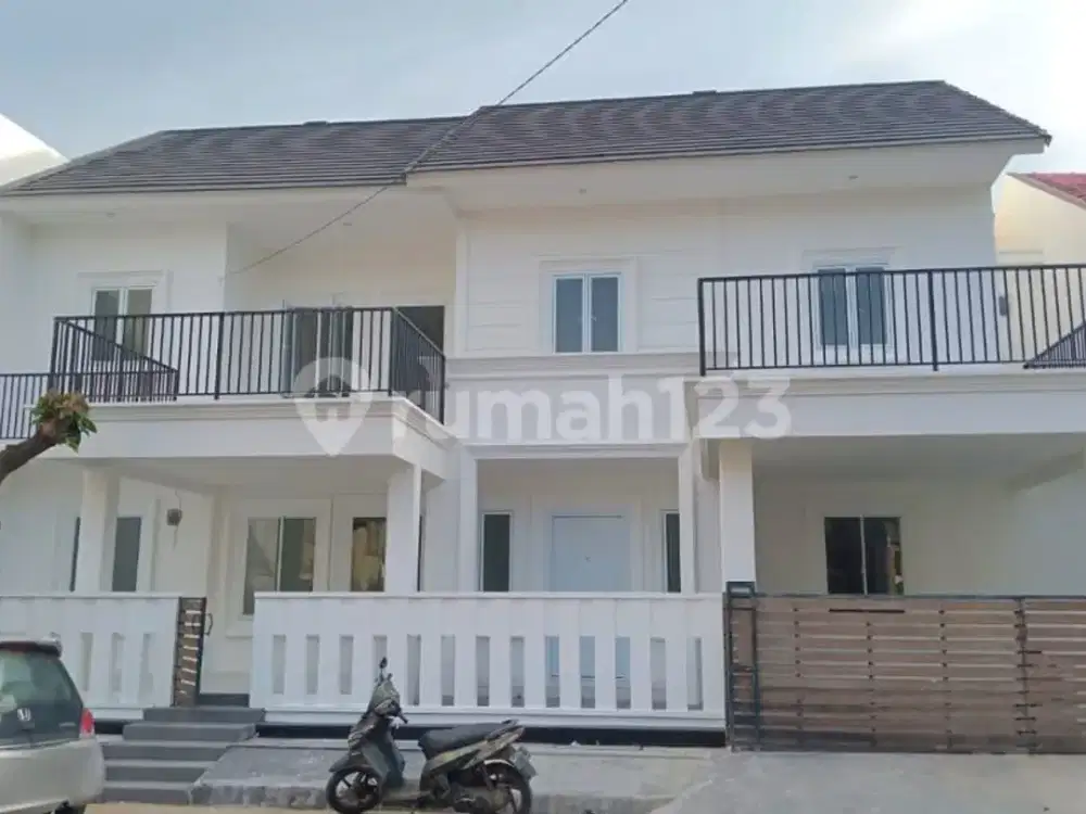 Rumah Nyaman 2 Lantai Siap Huni di Villa Melati Mas, Tangerang Selatan