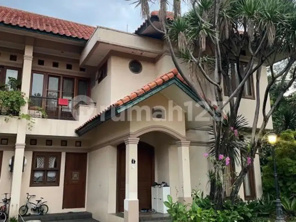 Disewakan Town House di Cipete Selatan, Jakarta Setan
