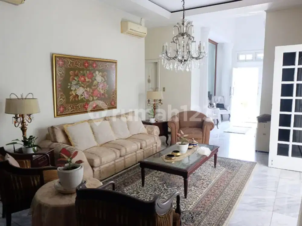Rumah Mewah Classic Lokasi Premium Strategis di Pondok Indah, Jakarta Selatan