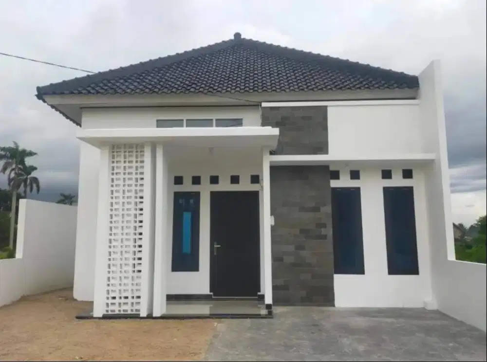 RUMAH DEKAT KAMPUS UNILA RAJABASA DIPINGGIR JALAN UTAMA DP MURAH