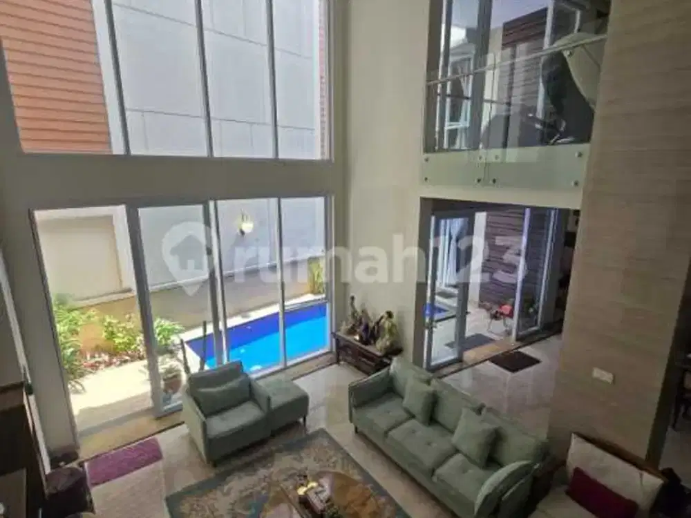 Rumah Bagus 3 Lantai Siap Huni di Pondok Indah - Jakarta Selatan