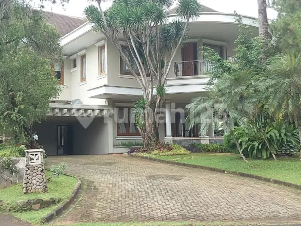 Rumah Sewa Mewah Exclusive Bangunan New Classic Eropa Lokasi Strategis di Cilandak Timur, Jakarta Selatan