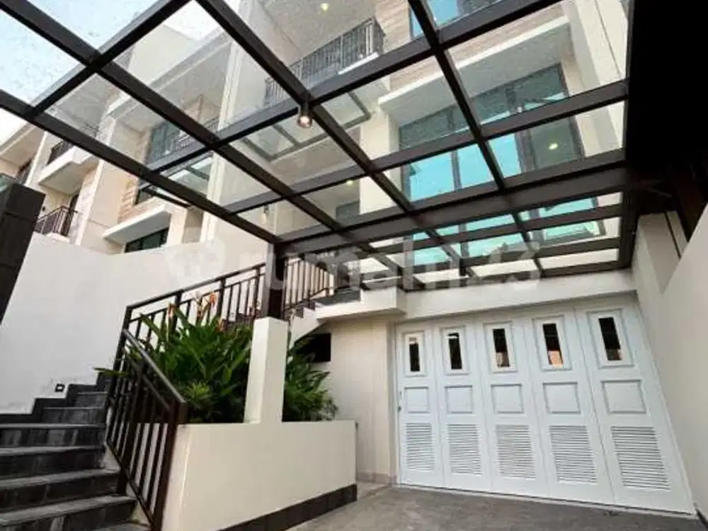 Sewa Townhouse Mewah Brand New Lokasi Premium di Pondok Indah - Jakarta Selatan