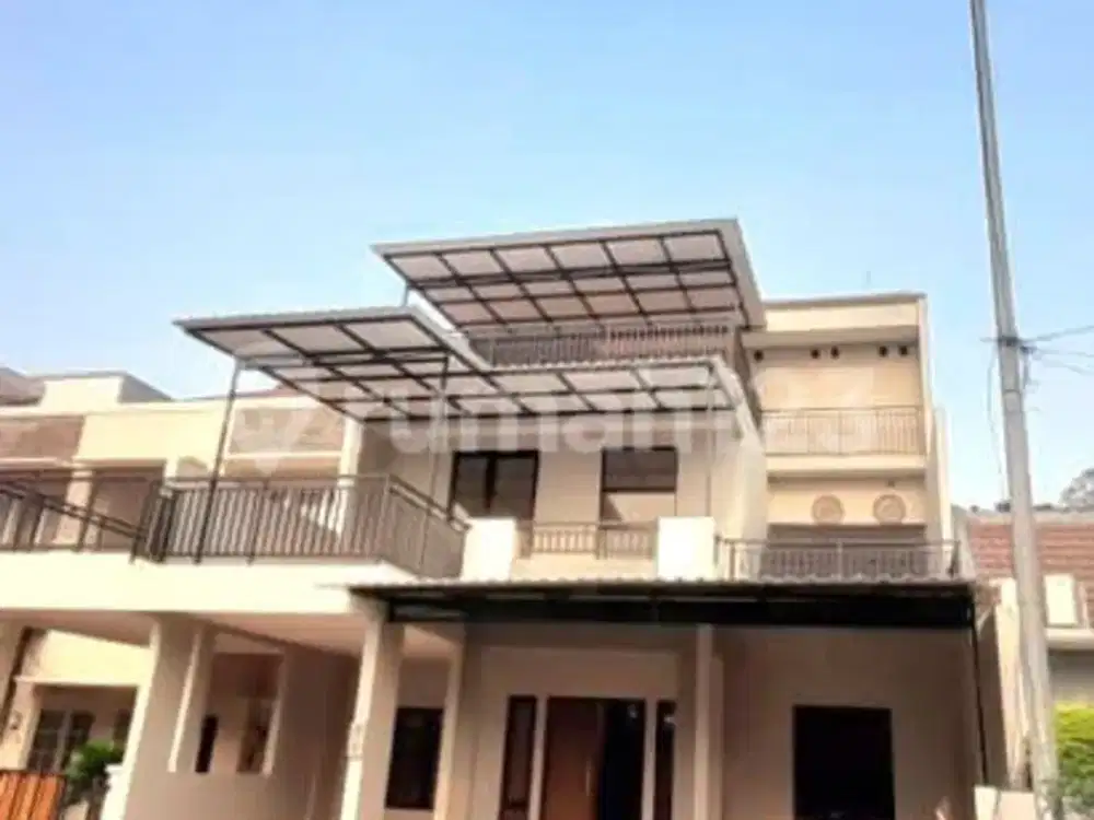 Rumah Indah 3 Lantai Siap Huni di Cluster Taman Crysant BSD, Tangerang