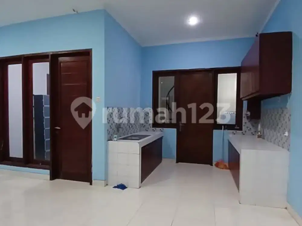 Rumah Sewa Siap Huni 2 Lantai Lokasi Strategis di Bintaro Jaya - Tangerang Selatan