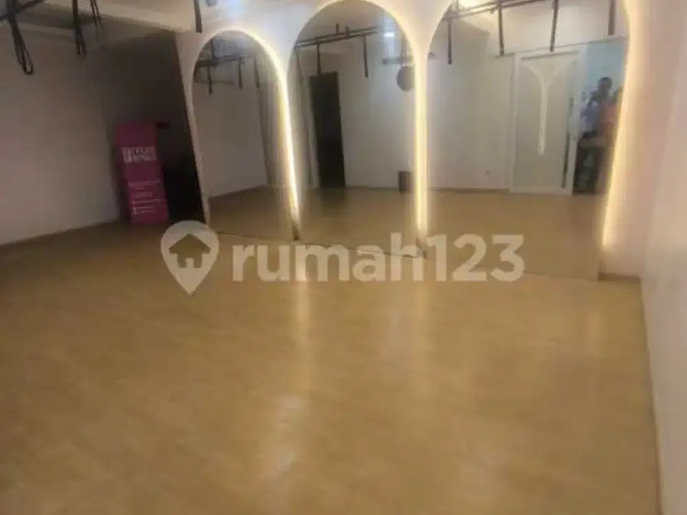 Ruko Bagus Compounding Space Area Komersial Lokasi Strategis di Metro Pondok Indah, Jakarta Selatan