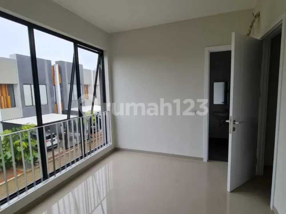 Rumah Minimalis 2 Lantai Strategis Dekat Bxchange di Uville Residence, Bintaro - Tangerang Selatan