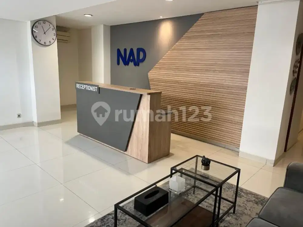 Sewa Ruangan Luas Cocok untuk Kantor / Klinik di Kebayoran Baru, Jakarta Selatan
