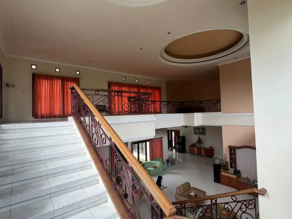 Villa Mewah Prigen Pasuruan, Lt 2500, Lb 700, Full Furnish, 6 Kt, 6 AC, HGB