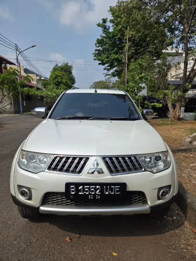 JUAL CEPAT.. PAJERO SPORT TAHUN  2011 PUTIH MATIC