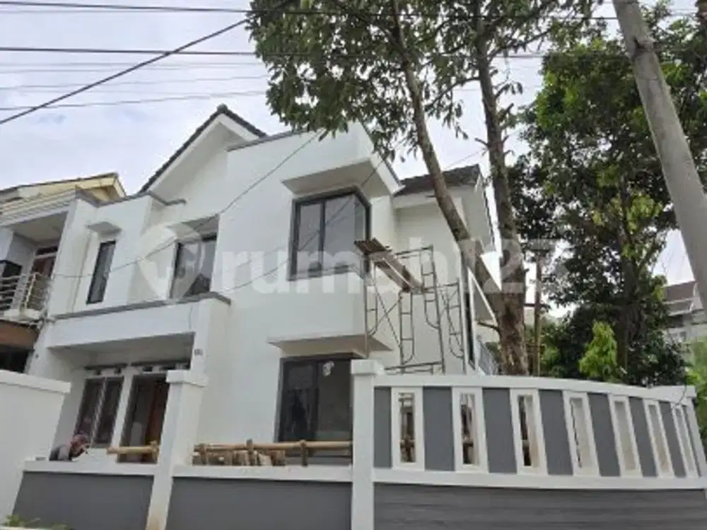 Rumah Mewah Baru Renovasi Posisi Hook di BSD Nusaloka, Tangerang