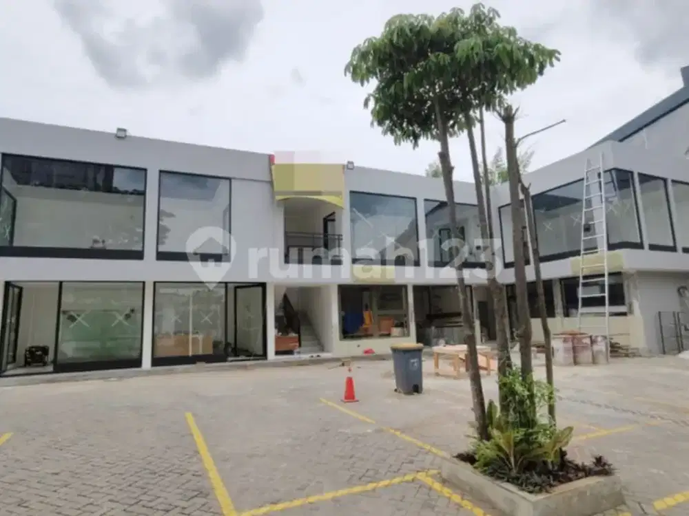 Ruang Usaha Bagus Cocok untuk Kantor dan Usaha Letak Strategis di Kemang Raya, Jakarta Selatan
