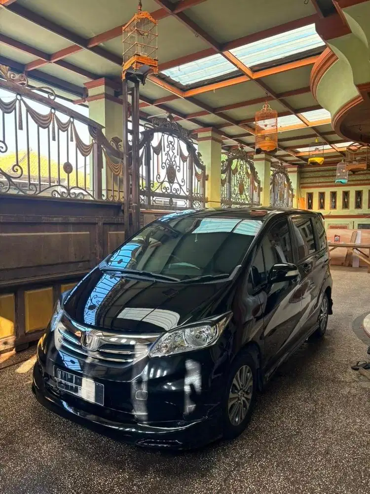 Honda Freed 1.5 E PSD AT 2012 Hitam Mutiara | KM 87 Ribu