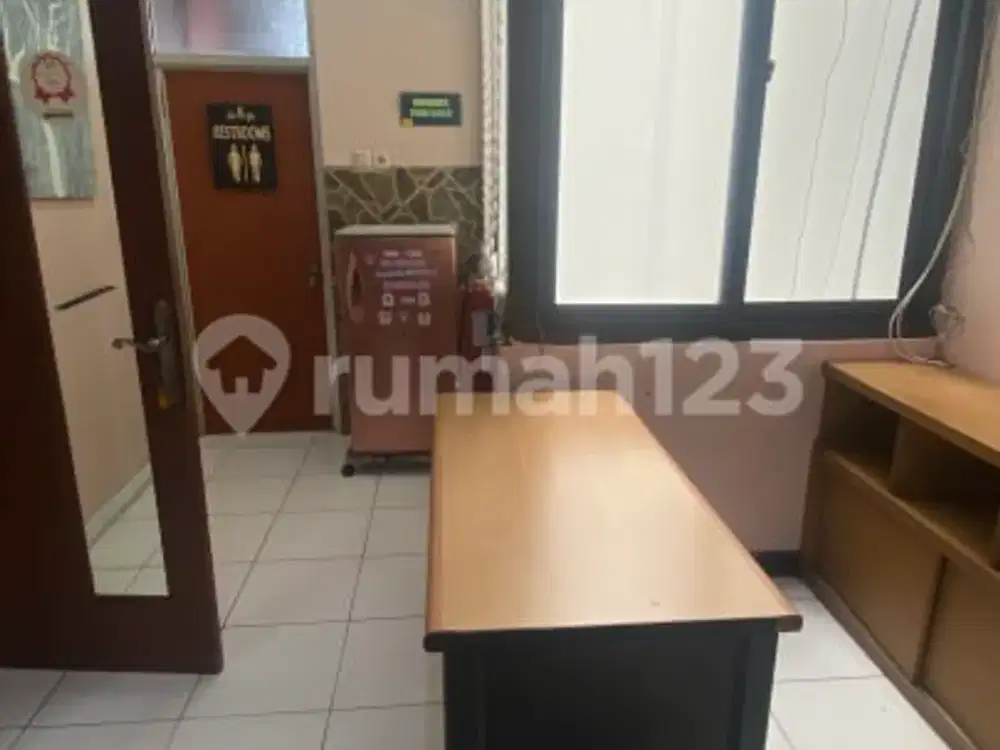 Sewa Ruko Lokasi Strategis di Pinggir Jalan Besar Petogagan, Kebayoran Baru - Jakarta Selatan