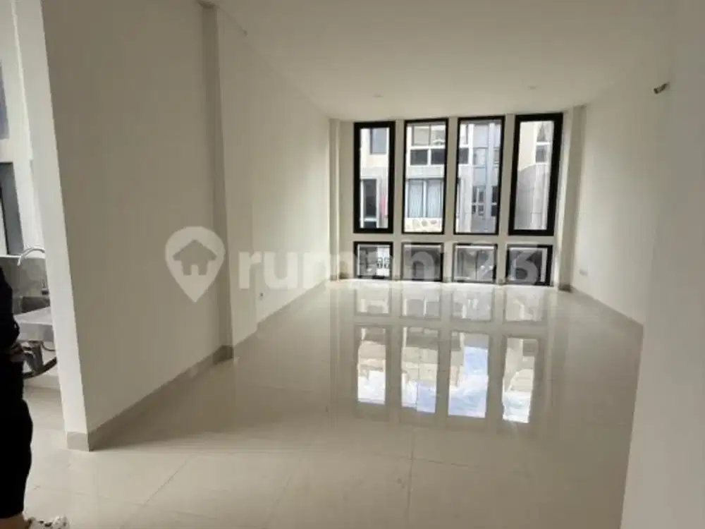 Ruko Baru Kondisi Bagus 3 Lantai Siap Huni di Elrey Biz Town BSD City, Tangerang