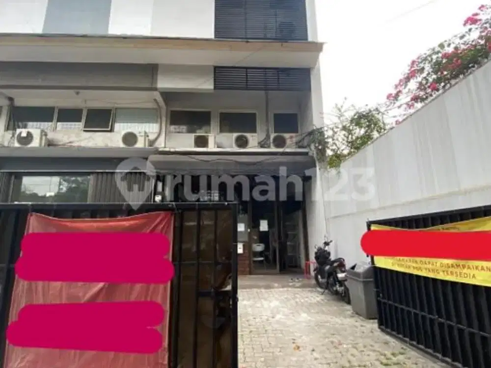 Ruko Bagus 3,5 Lantai Lokasi Strategis di Gandaria, Jakarta Selatan