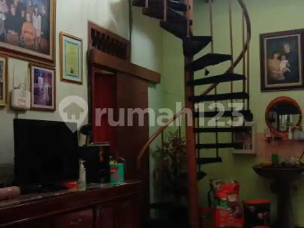 Rumah Bebas Banjir 2 Lantai Siap Huni Lokasi Strategis Dekat MRT H. Nawi di Fatmawati, Jakarta Selatan