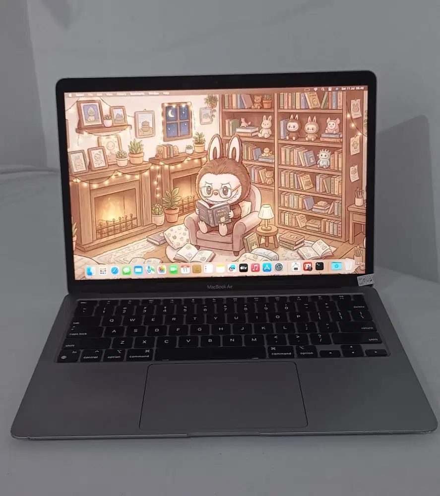 MacBook Air 13 2020 — M1 / 8GB / 256GB