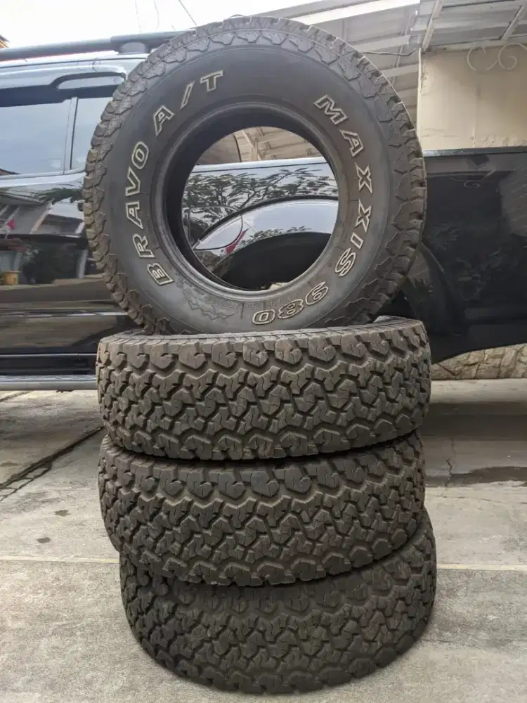 Ban MAXXIS Bravo r16