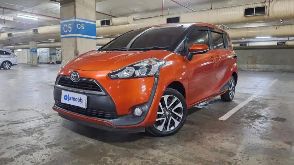 KM Rendah - Toyota Sienta 1.5 V Bensin-MT 2018