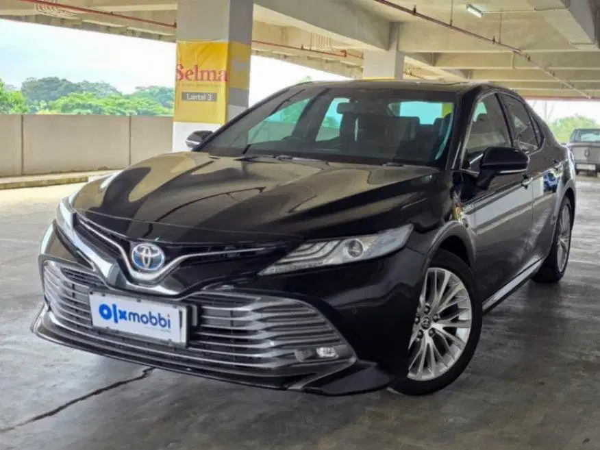 Toyota Camry 2.5 Hybrid-AT 2019 Hitam