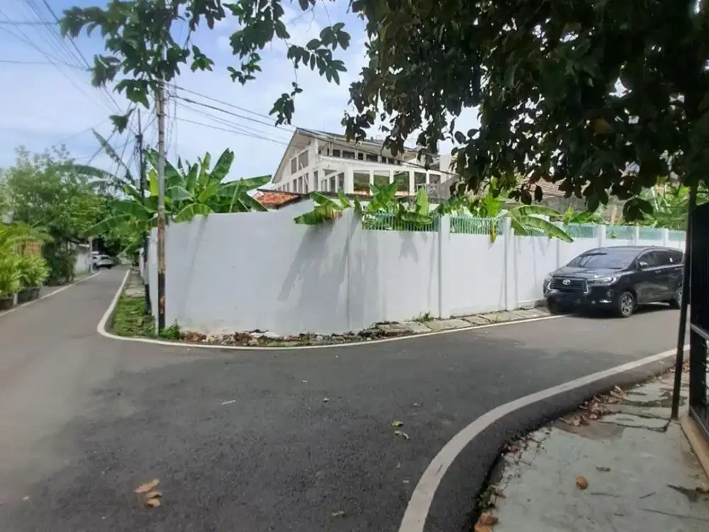 Rumah Hoek di Kesehatan Petojo Selatan Gambir, Selangkah Ke CBD Thamrin