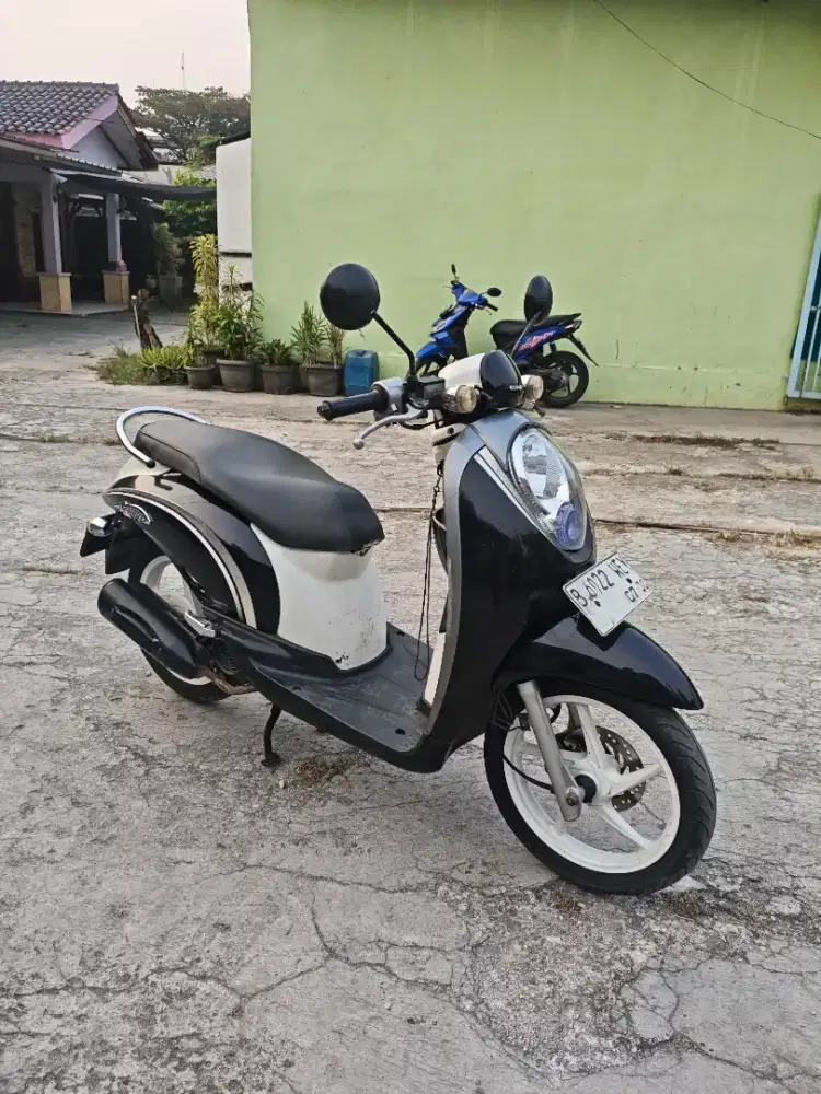 Jual scoopy karbu 2011 Mesin Halus