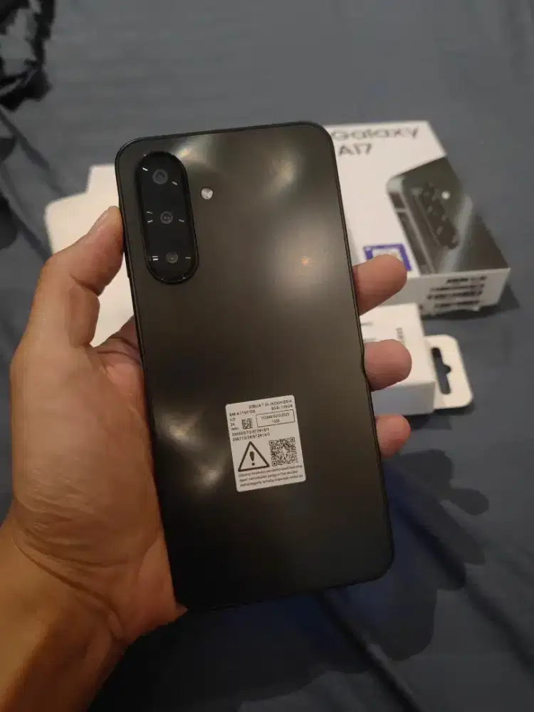 Samsung a17 4G 8/128 jaminan seperti baru