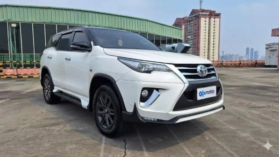 KM Rendah - Toyota Fortuner 2.7 4x2 SRZ Bensin-AT 2016