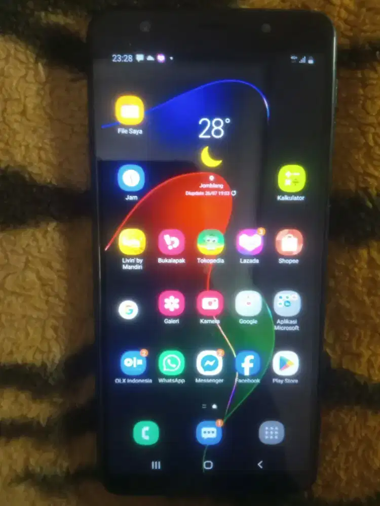 SamsungA750:Layar6inciFullHD+,Ram4/64 Android10th.2022,TripelKamera