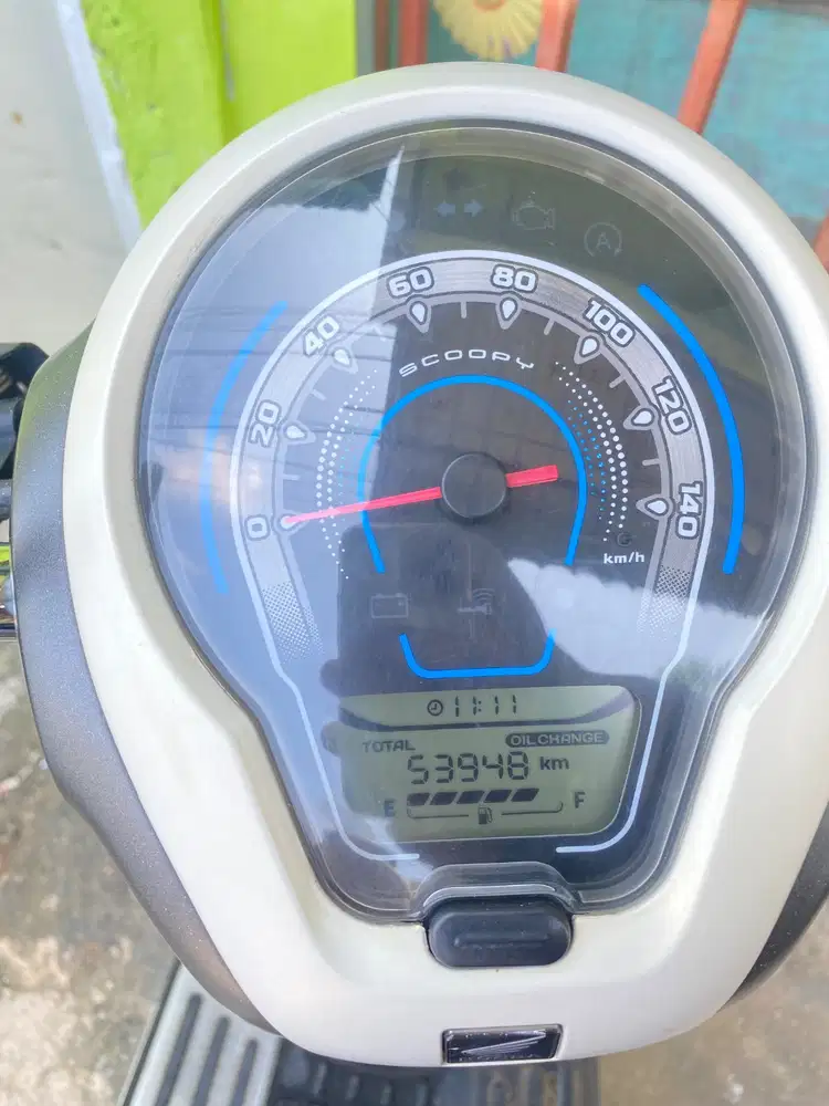 Scoopy Prestage putih 2024