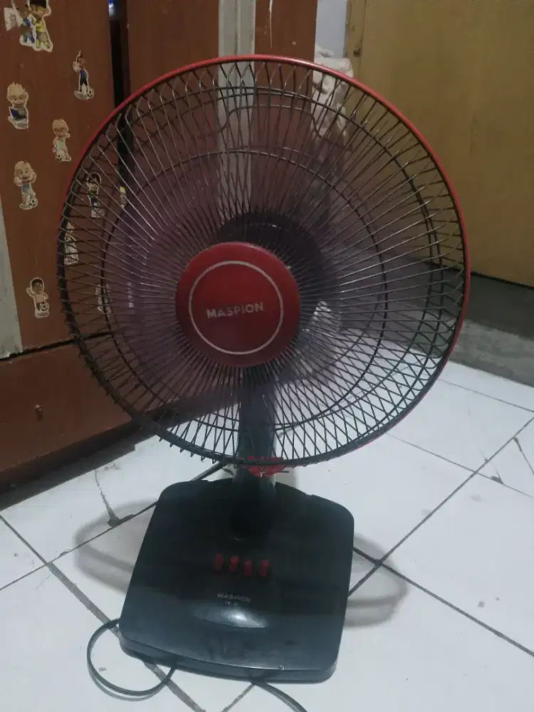 Kipas meja Maspion 12 Inc