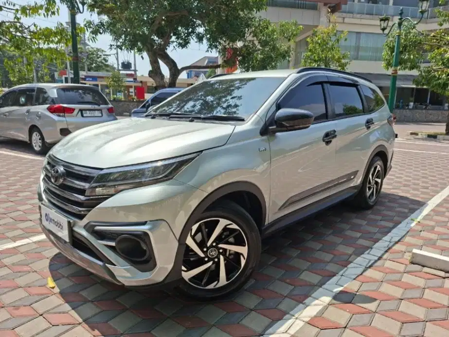 Toyota Rush 1.5 S GR Sport Bensin AT 2023 Silver