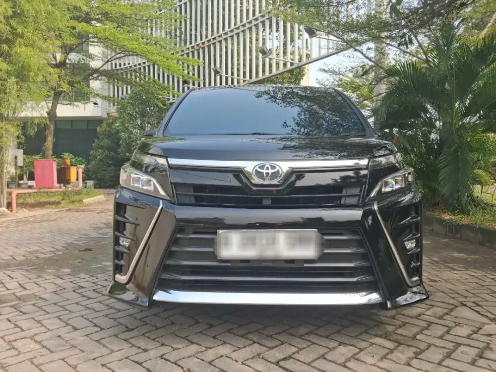 Antik km 60k Toyota Voxy 2.0 AT 2020 Hitam