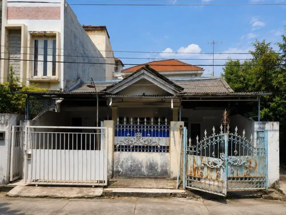 MURAH! Dijual rumah hitung tanah wisma permai tengah