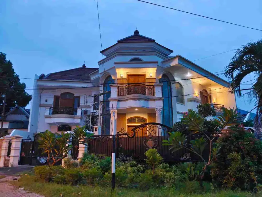 Disewakan Rumah Mewah Tengah Kota Surabaya | Lokasi Premium