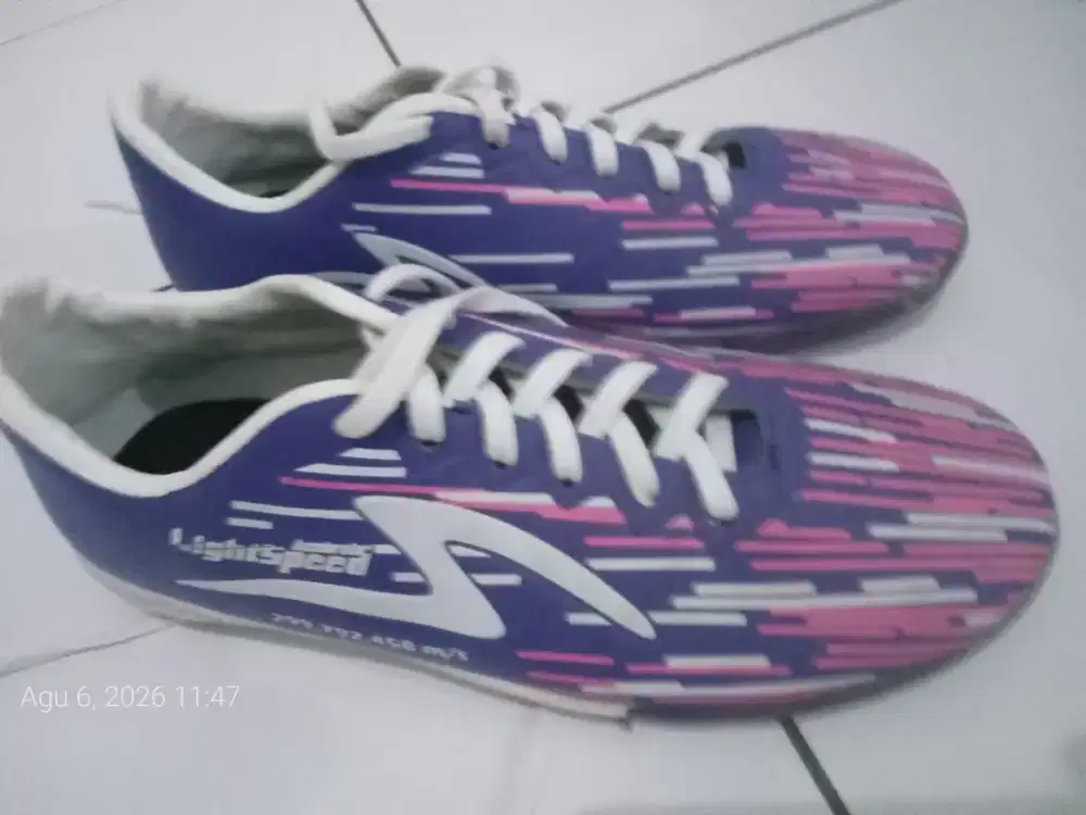 Sepatu futsal specs