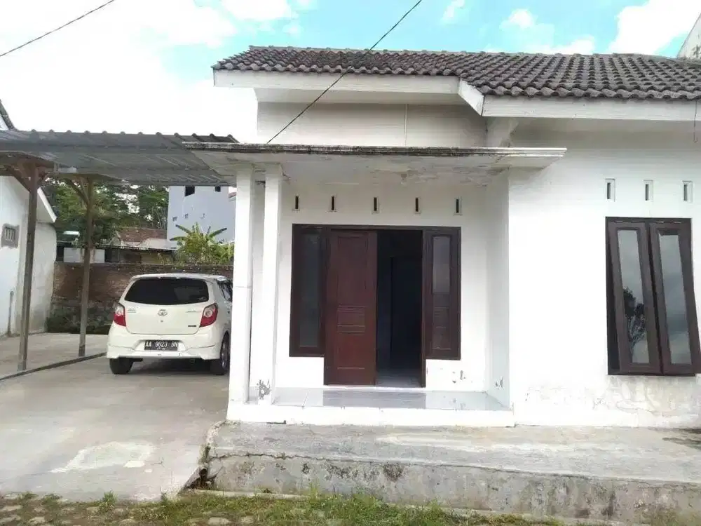 Rumah aman nyaman strategis akses fasilitas pusat kota +895390690214