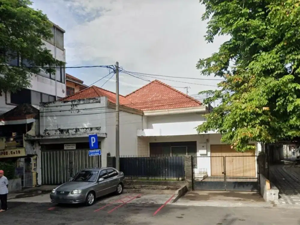 Rumah Jalan Pengampon, Genteng - Bentuk Ngantong (Bawa Hoki)
