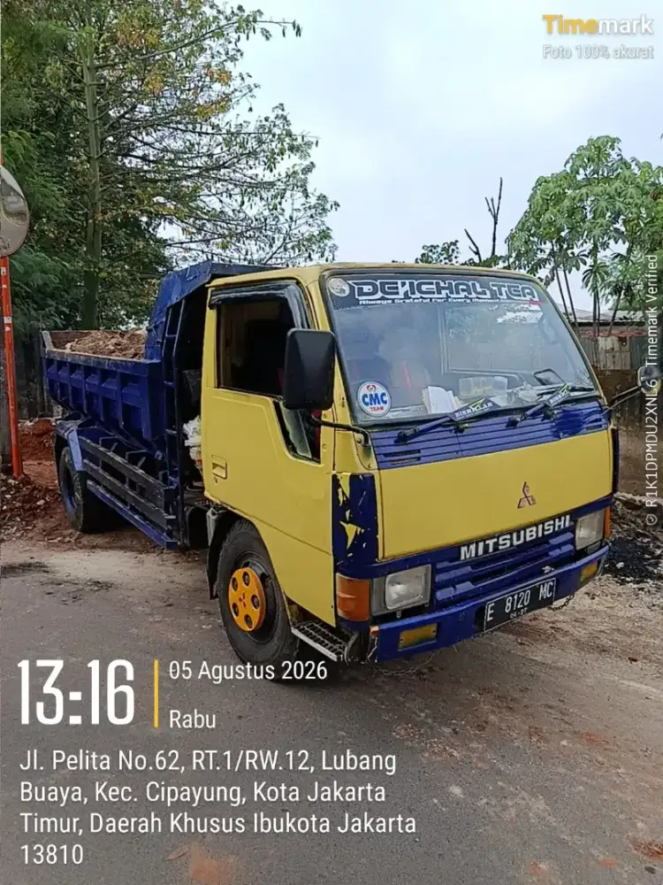 Buang puing dan angkut sampah