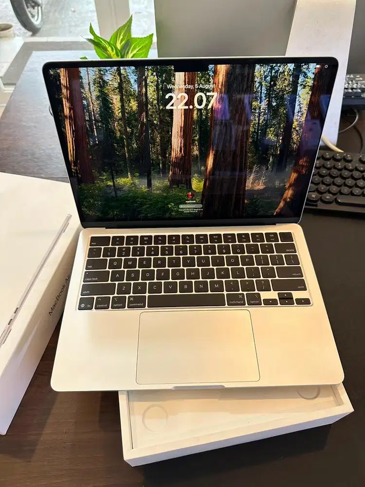 Macbook Air M4 2025 13inch 16/256 Garansi Sampai 03/08/27 BH 100%