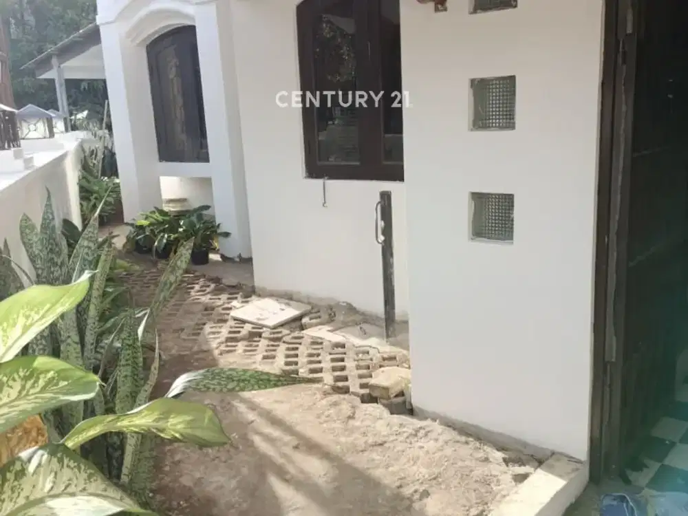 Dijual Rumah Strategis Harga Menarik  Di Bintaro Sektor 5