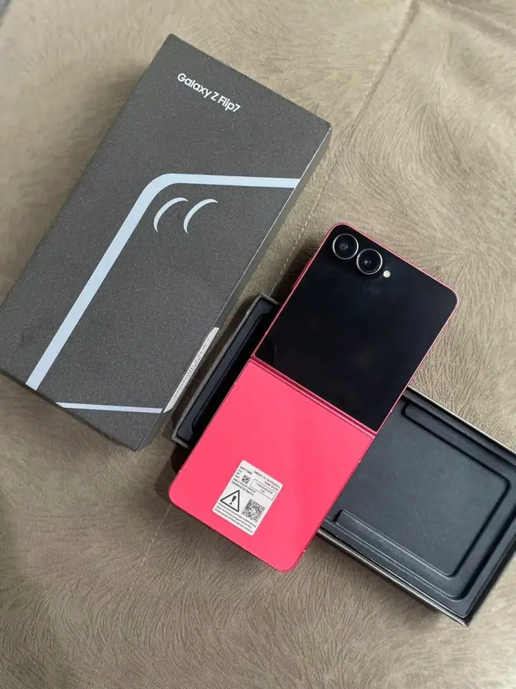 Samsung ZFlip 7 12/256GB Sein Fullset Original