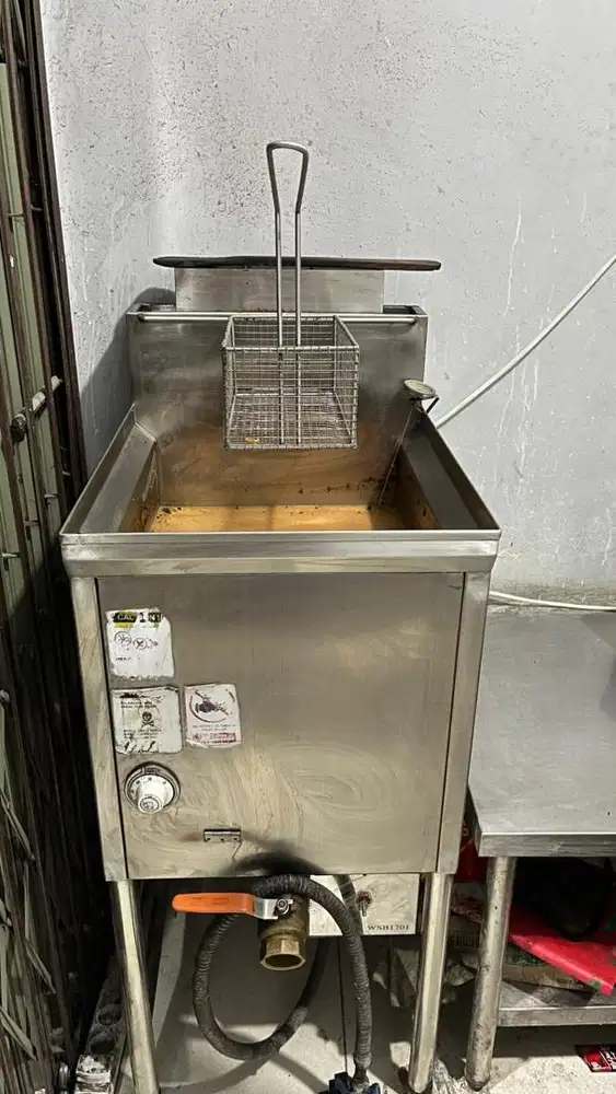 Deep Fryer Kapasitas 30 Liter by Bestindo (8 bulan pemakaian)